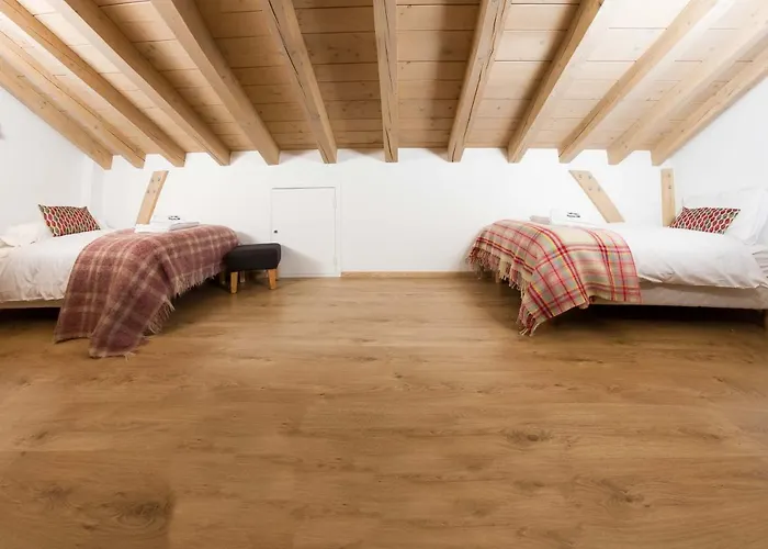 De L'ours - Year 木屋 霞慕尼