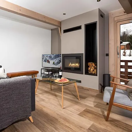 De L'ours - Year Σαμονί