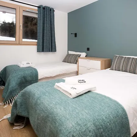 De L'ours - Year Σαλέ *