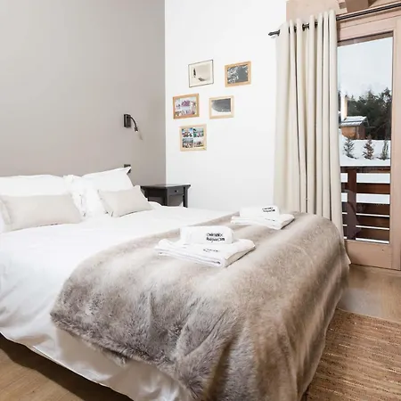 De L'ours - Year Chalet