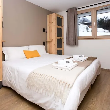 Chalet De L'ours - Year