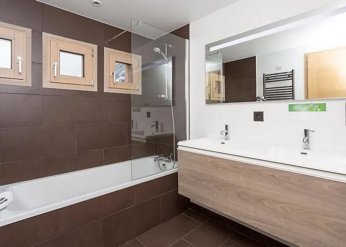 De L'ours - Year * Chamonix