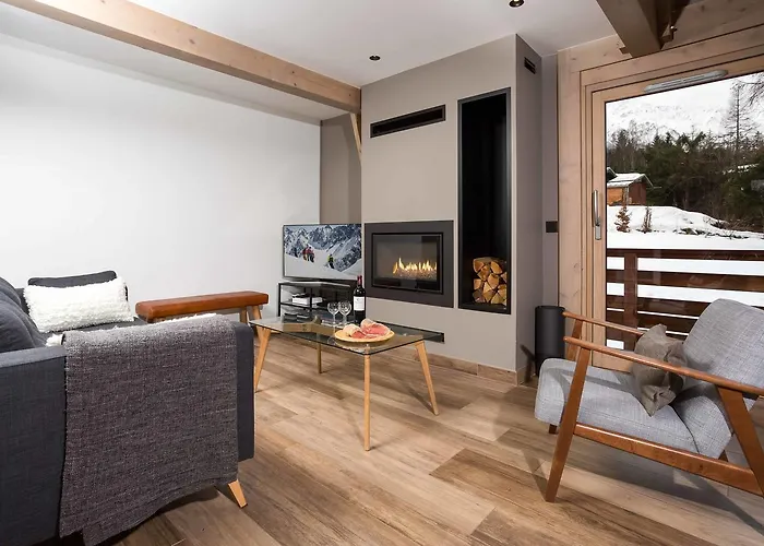 De L'ours - Year Chamonix